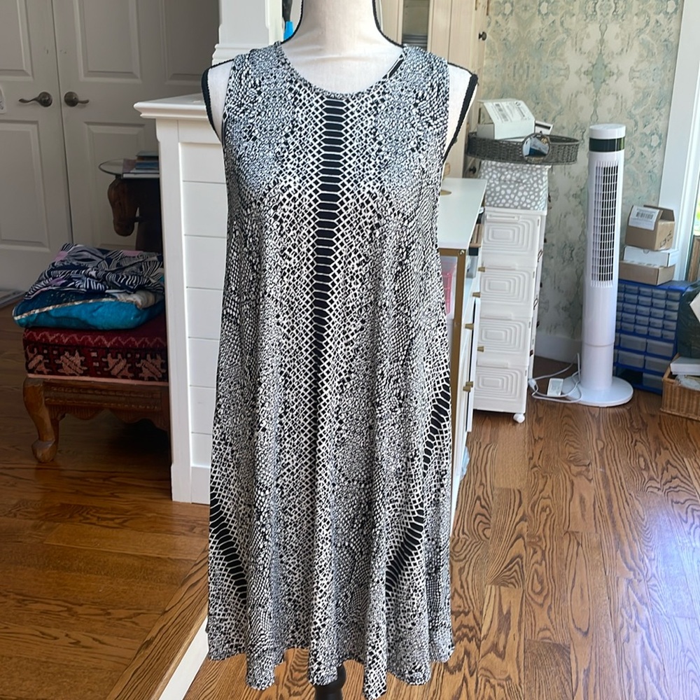 Tart from Nordstroms Never Worn Black and White Snake Print Summer Dress. Size L